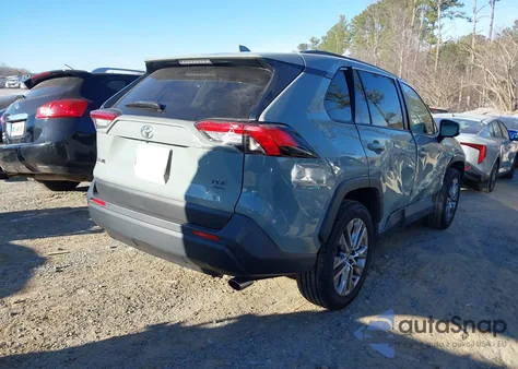 2021 Toyota Rav4 Xle Premium z USA, uszkodzony, nr VIN JTMA1RFV7MD077973